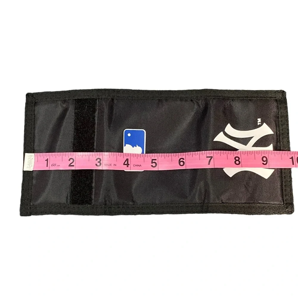 Official MLB Yankees Nylon Tri-fold Wallet. NWOT